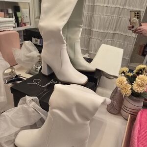 Chic White Heeled Boots